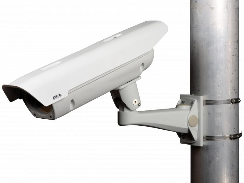 AXIS T94Y01G Pole Mount with IP camera, mounted on a pole