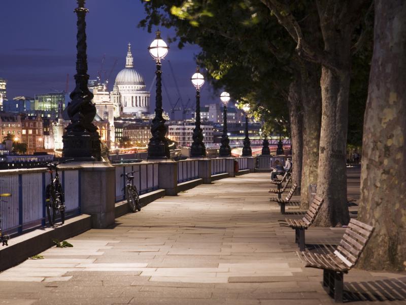 Evening image of London Thames walk