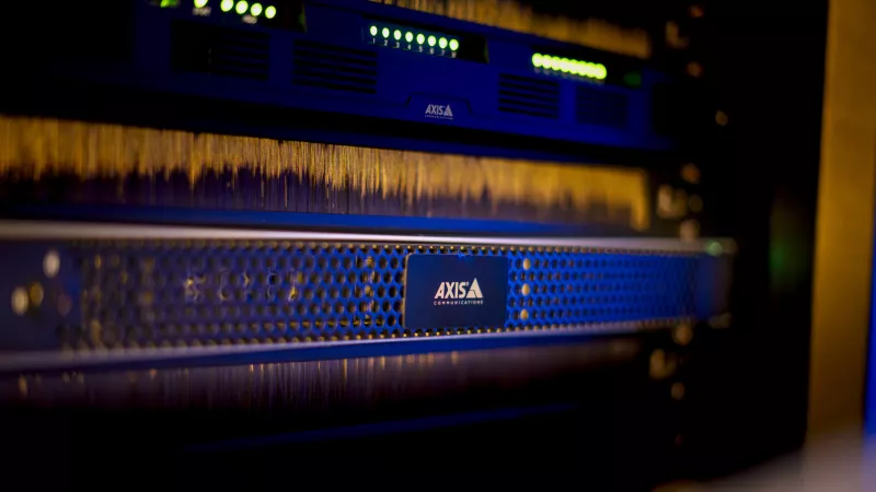 AXIS Camera Station S1228 AI-Optimized Server offers advanced capabilities to enhance investigations.