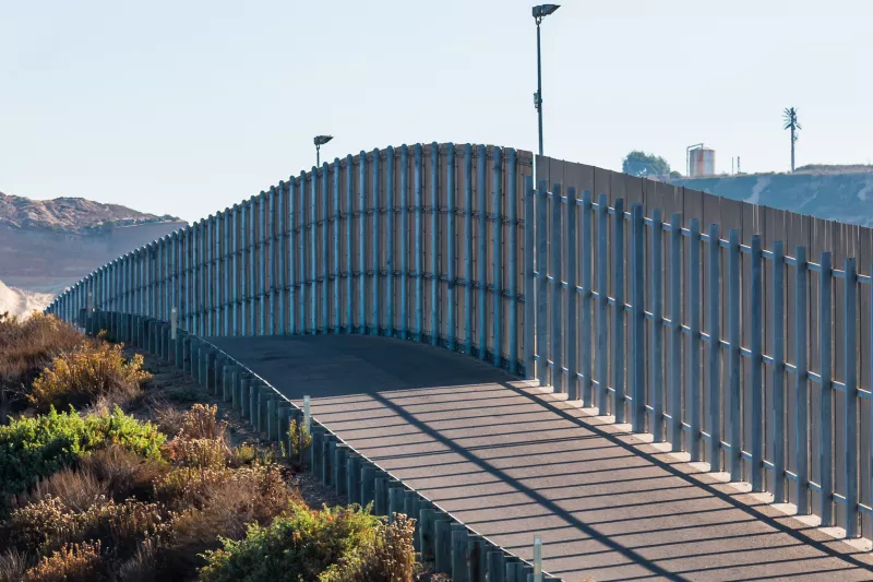 Border protection at wall