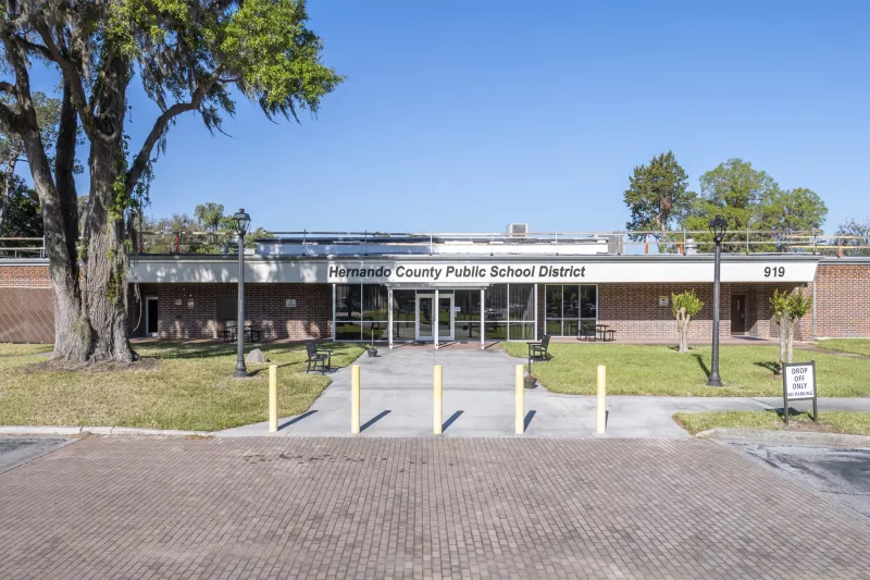 Exterior of Hernando school district office