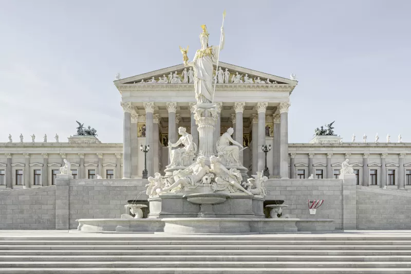 Österreichisches Parlament - Front 