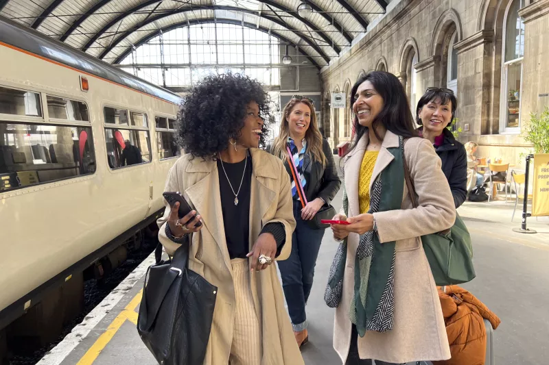 Onboard cameras on train 