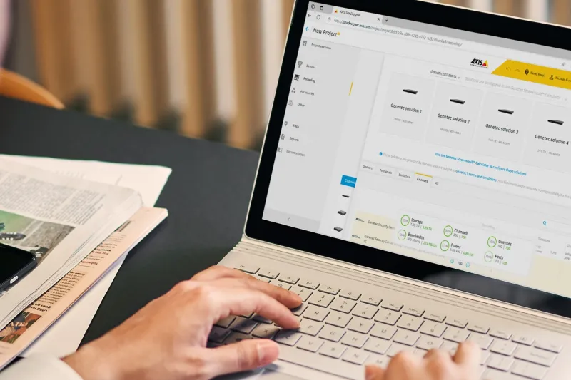 Man using AXIS Site Designer and Genetec Streamvault Calculator integration