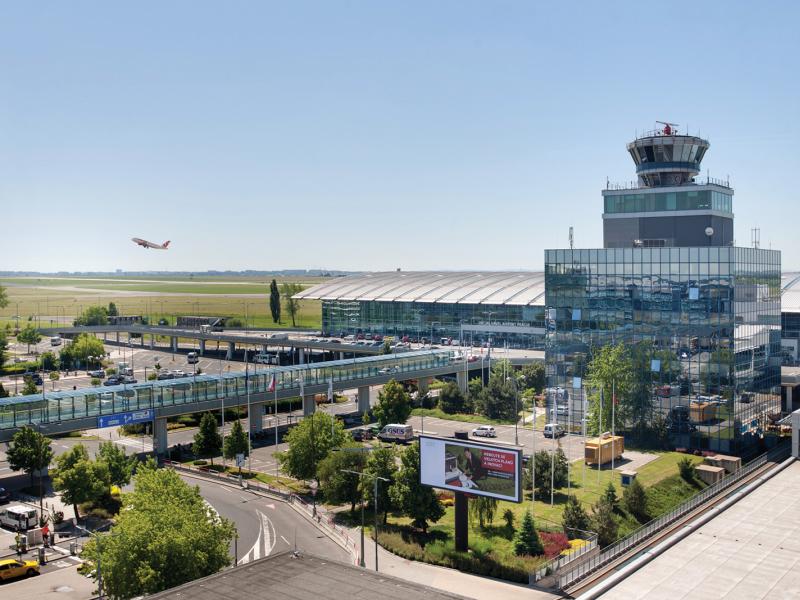 Axis IP camera - Outdoor image of Prague airport
