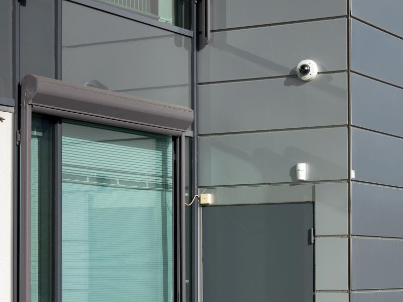 AXIS T8331-E over door outside