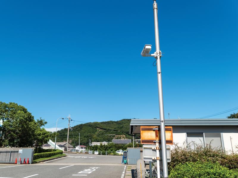 Axis pole camera placed on bridge to monitor.