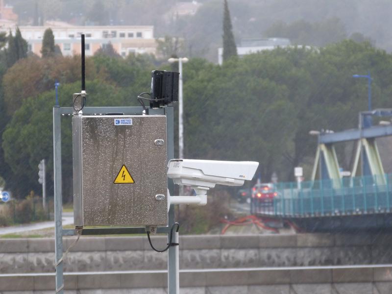 Outdoor camera for monitoring waterways at Météo-France