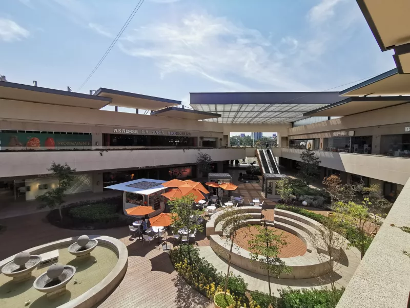 Wide shot of outdoor space of Plaza Mayor