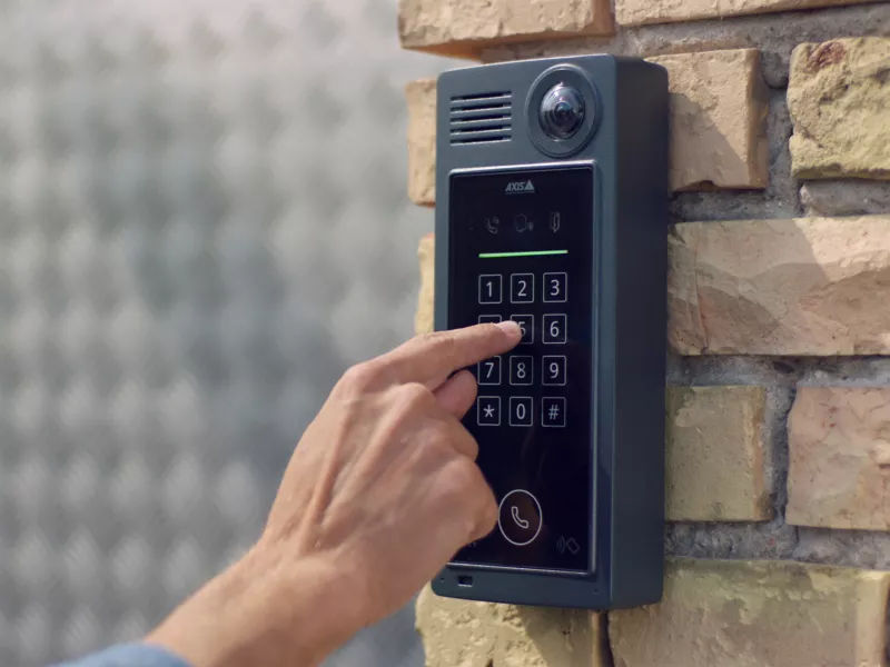 Network intercoms | Axis Communications