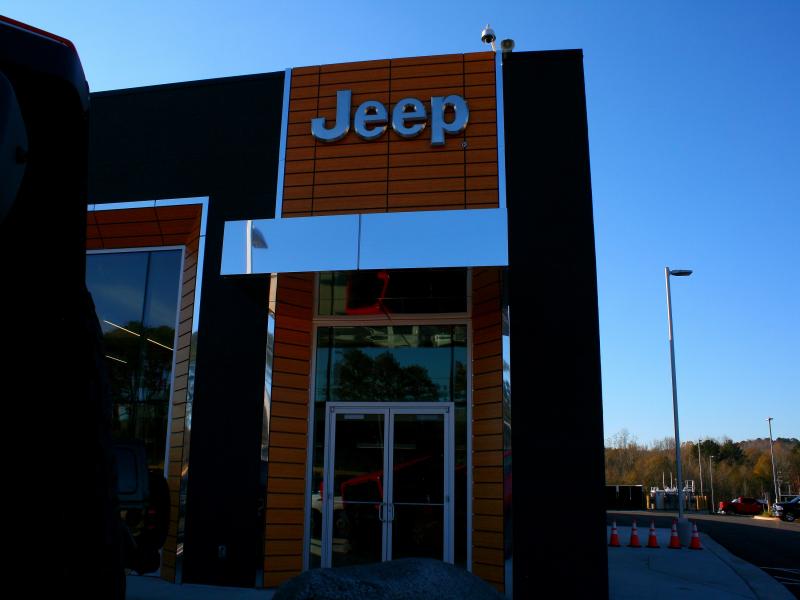 Exterior of Jeep entrance at Ginn Auto