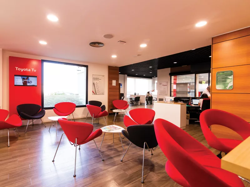 Kuruma waiting room with ceiling speaker