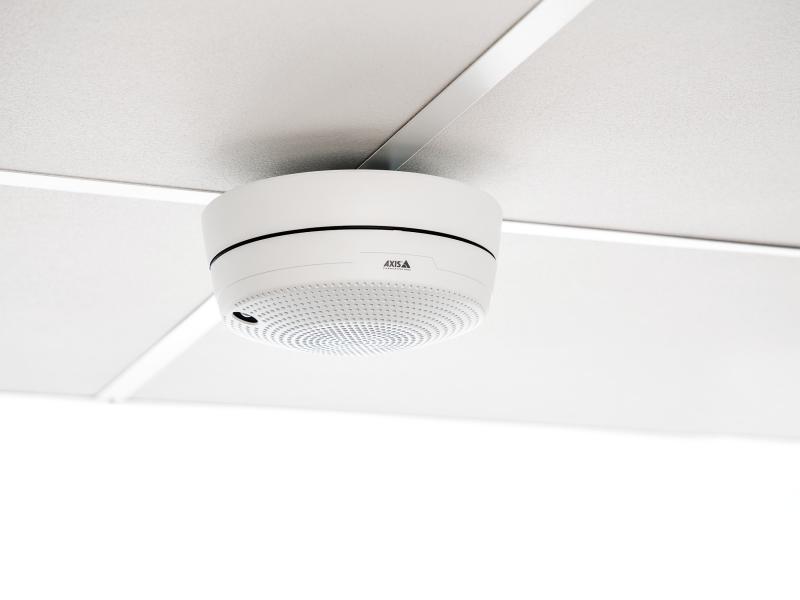 AXIS TC1601 Universal Mount, mounted in the ceiling