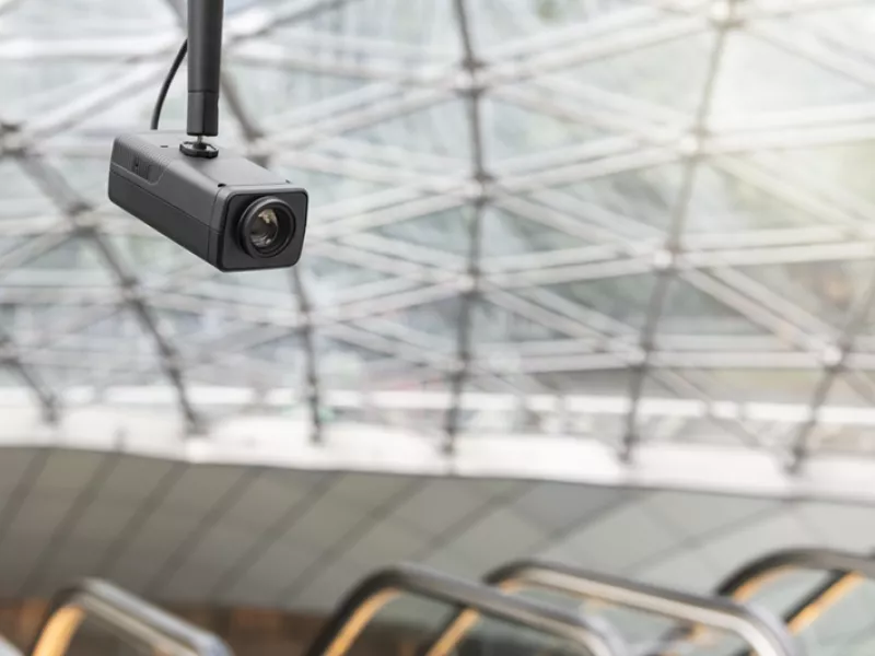 q1715 over escalator