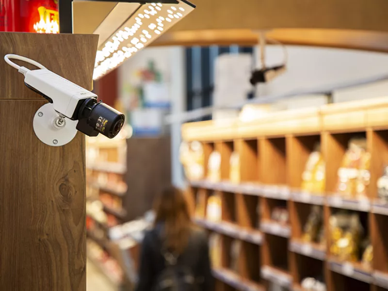 m1137_shelf_convenience_store