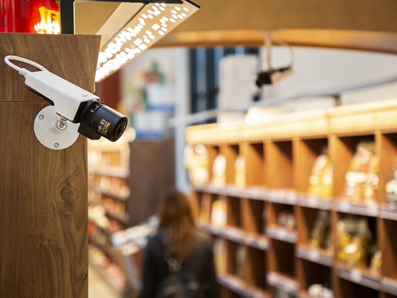 m1137_shelf_convenience_store