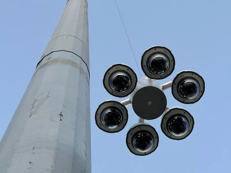 Lowering unit and 6 camera cluster on I-24 pole