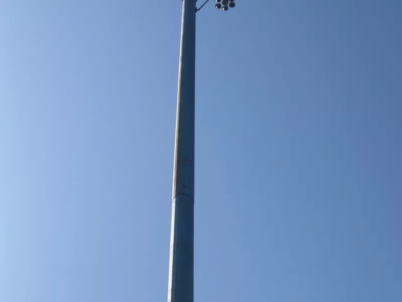 Shot of I-24 pole with cameras mounted at the top