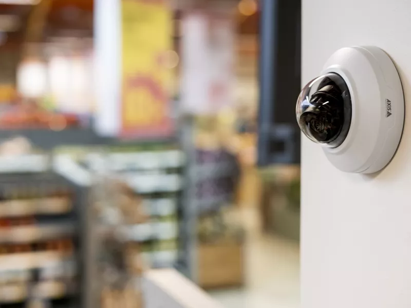 AXIS M4215_18-V wall-mounted in grocery store