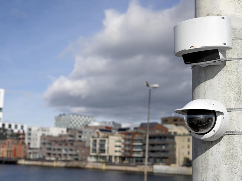 Panoramic camera and radar in harbour environment