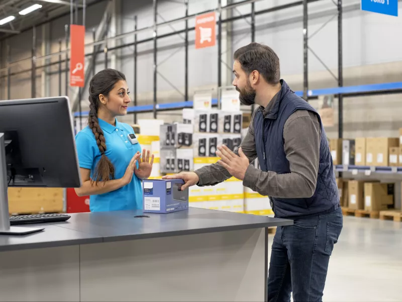 Wearable camera at customer service desk