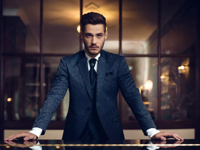 man luxary hotel
