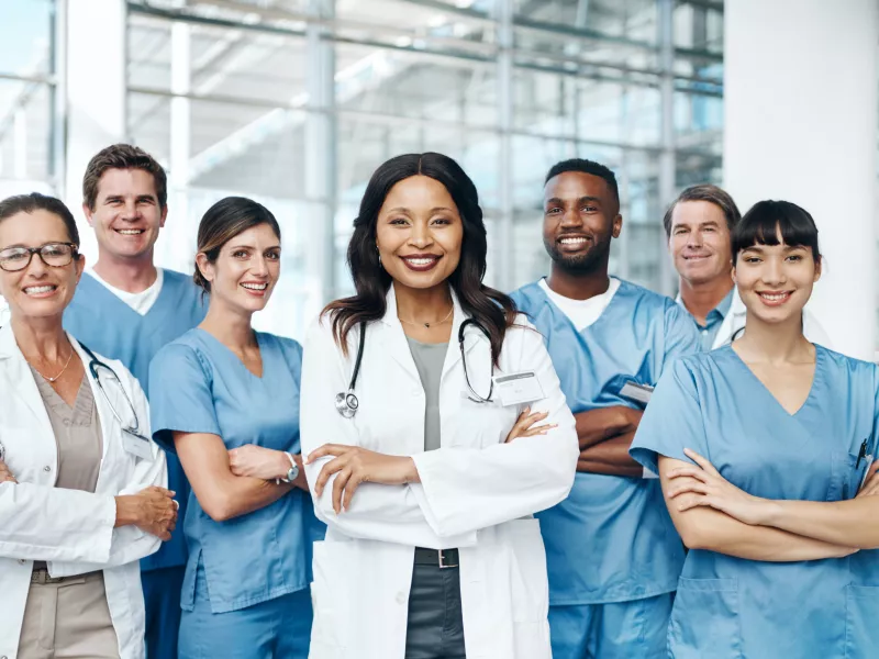 medical_staff_men_women_doctors_nurses_group_2309