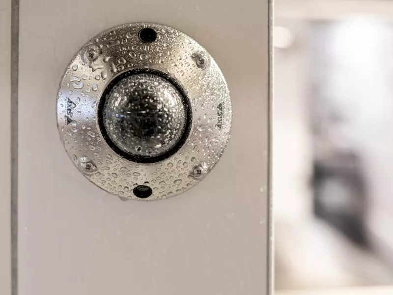 AXIS F4105-SLRE Dome Sensor in Kitchen