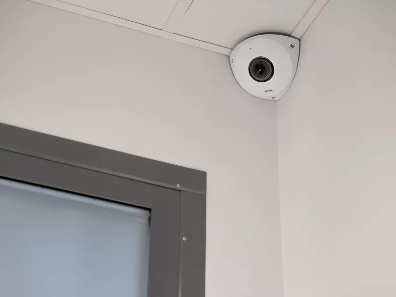 AXIS P9117-PV Corner Camera