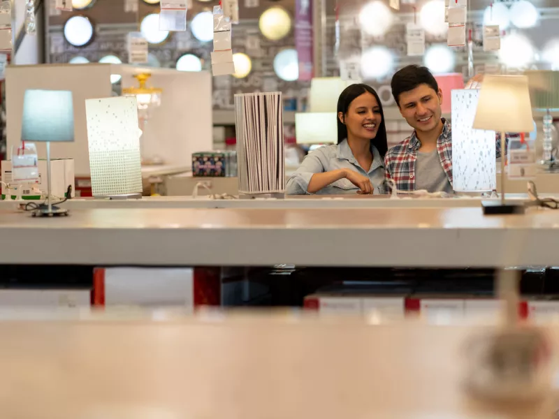 Couple shopping lamps