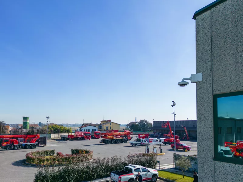 Square at Autovictor