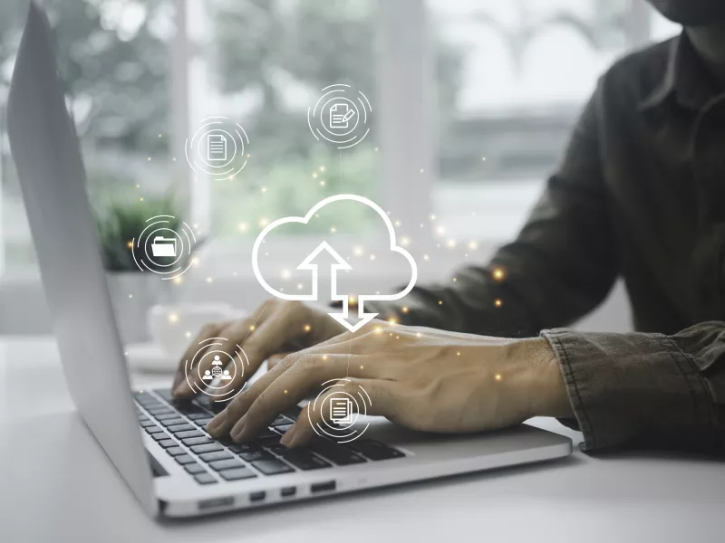 hands_laptop_cloud