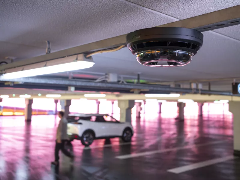 multidirectional camera mounted inparking garage