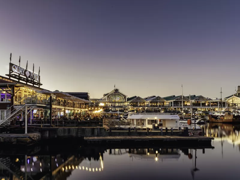 va-waterfront_quay_evening_2600x1950.jpg