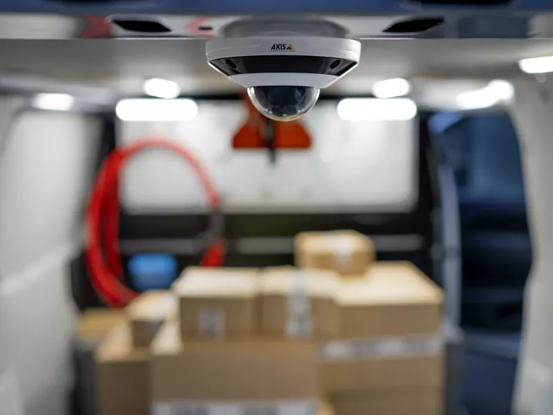 AXIS F4105-LRE Dome Sensor in vehicle. 