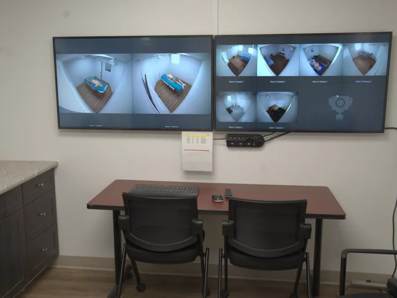 Monitor wall with streaming video
