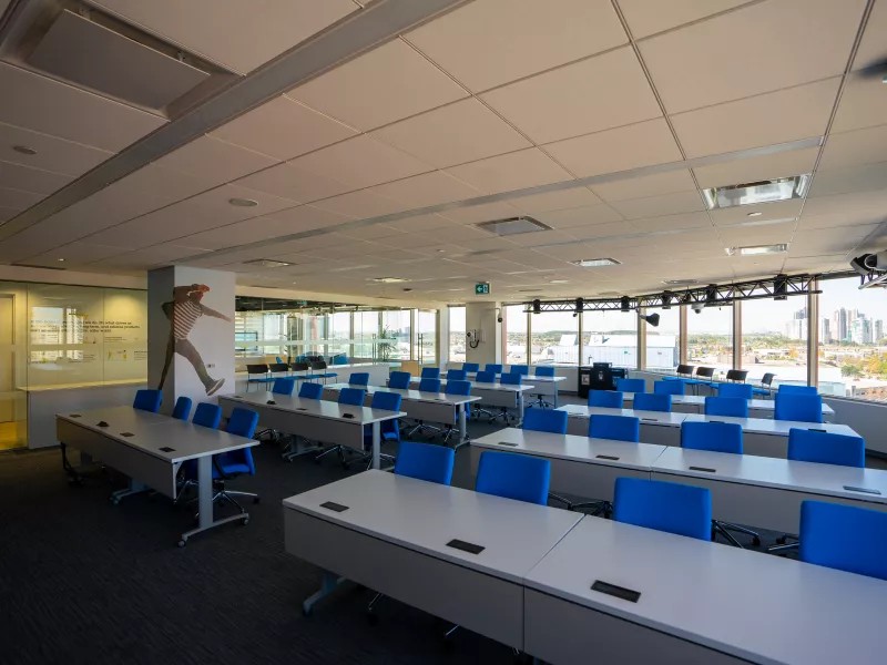 La salle de formation Whitehorse du Axis Experience Centre de Toronto est idéale pour les grandes réunions et les sessions de formation 