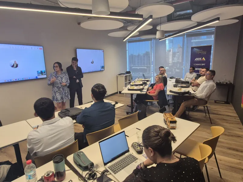 Axis Experience Center de Santiago Boot Camp, evento de dos días con integradores del Cono Norte y Sur presentando los valores y tecnología innovadora de Axis