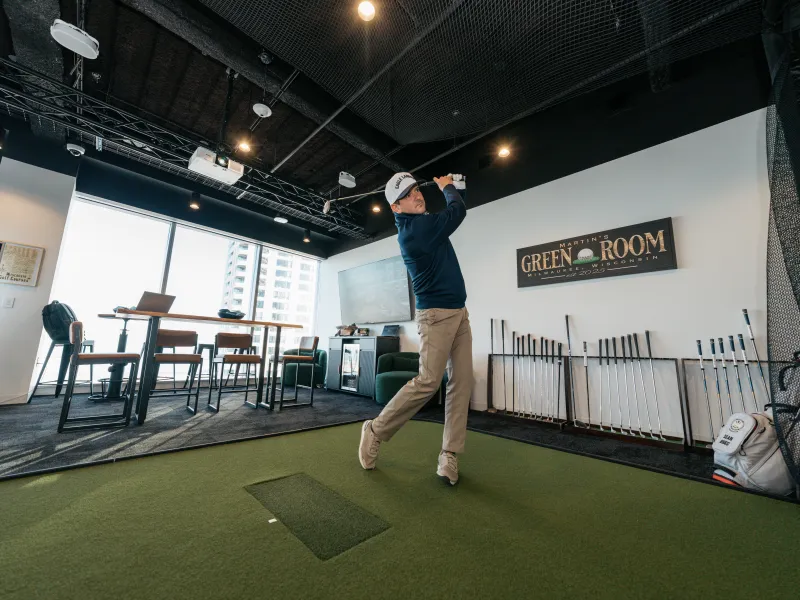 Milwaukee Axis Experience Center indoor golf experience with swing analytics technology