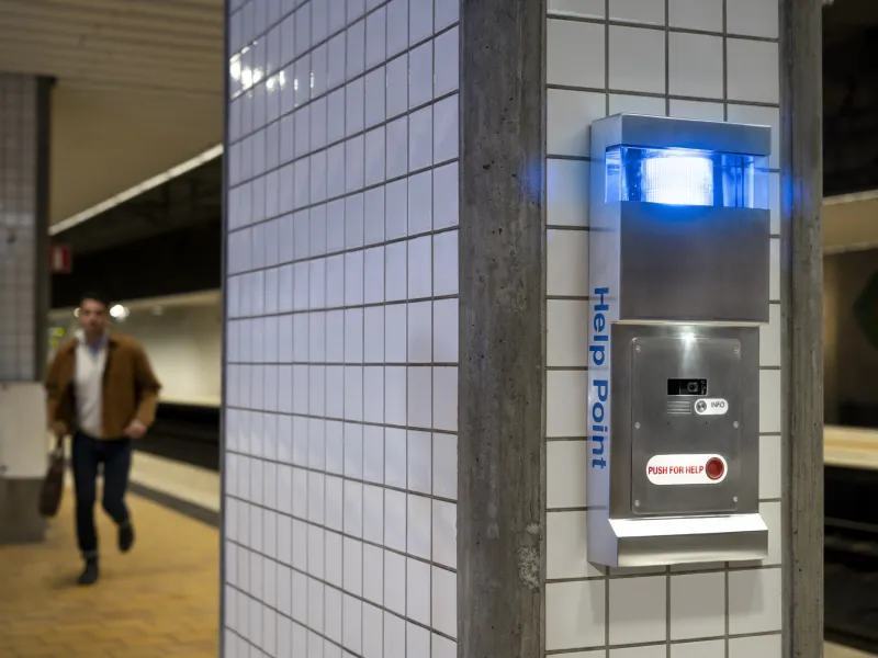 AXIS I9410 Help Point, train station installation. Lound environments