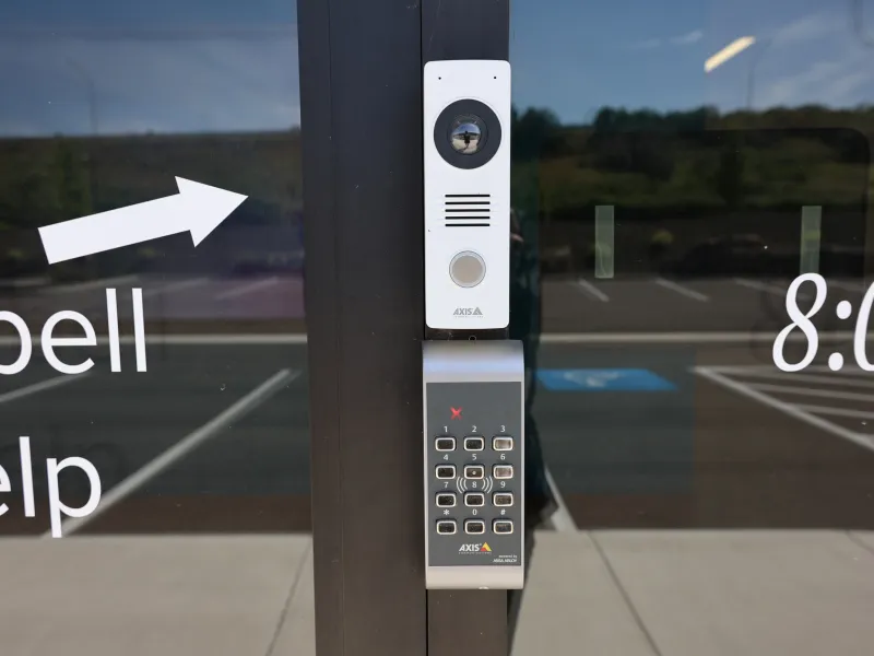 Axis video intercom 