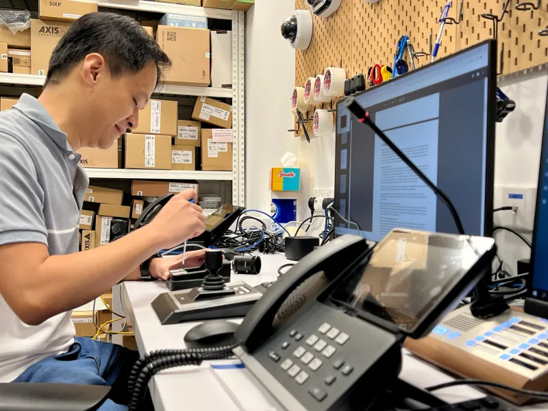 Ivan Hu working 