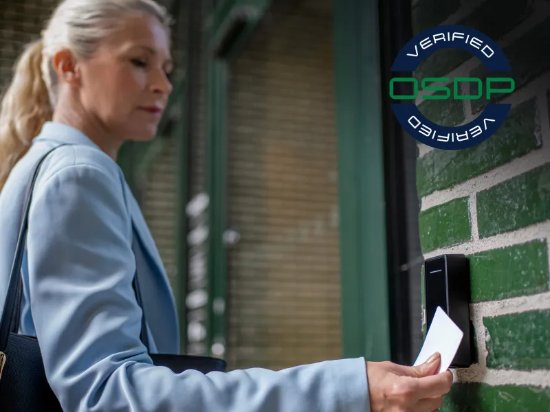 A4030-E, secure and compact access control reader