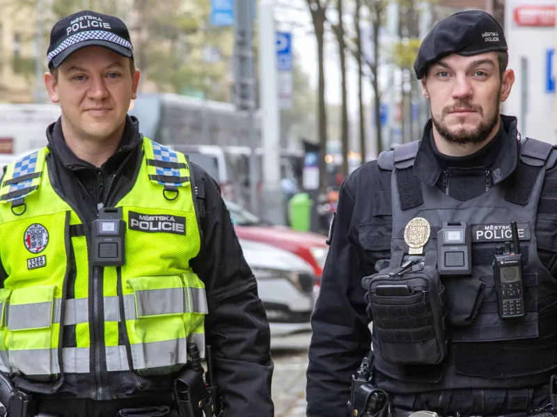 Policía municipal de Praga con cámaras corporales de Axis. 