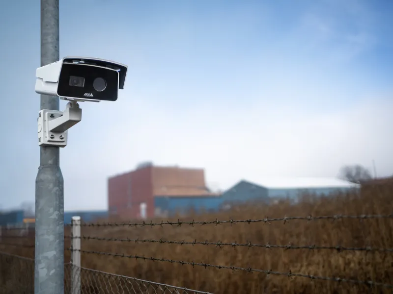 AXIS Q2802-E Bispectral Camera on industrial site, mounted on a pole
