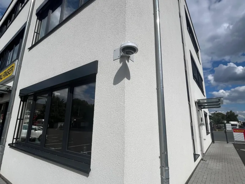 Palfinger plans to further implement cameras and intercoms from Axis. 