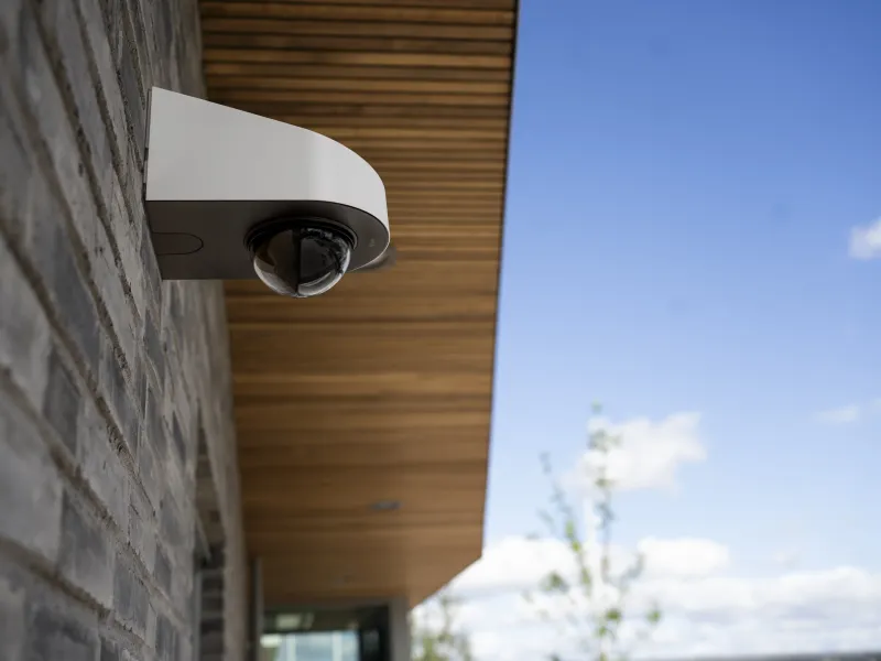 AXIS TP3005-E with P3285-LV on a office building