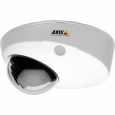 AXIS P3905-R Mk II IP Camera ha un design compatto e robusto. La telecamera è visualizzata dal suo profilo sinistro.