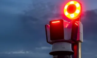 AXIS Strobe speaker with radar.