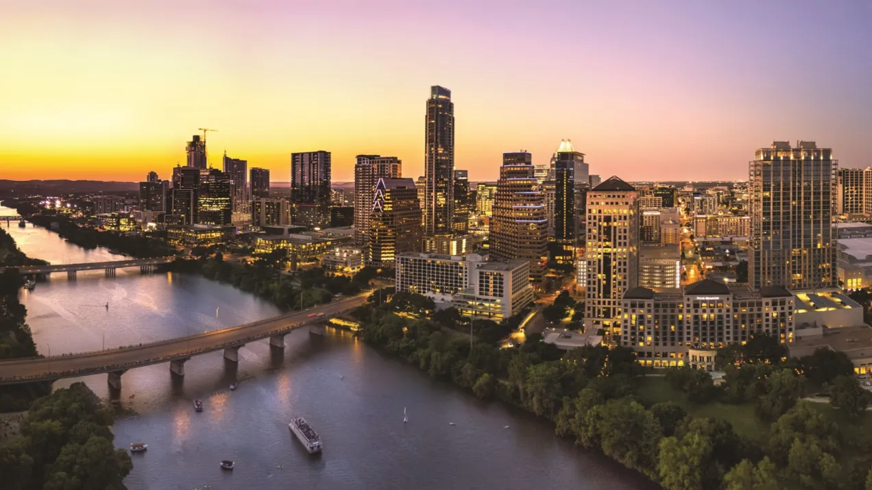 Aerial view of the skyline in Austin, Texas during the evening.